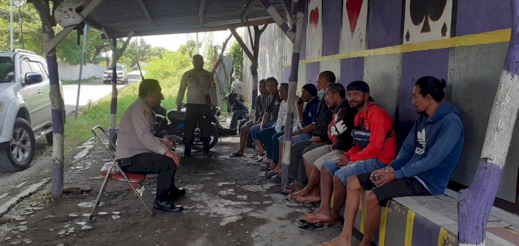 Datangi Pangkalan Ojek, Kapolsek Alak Himbau Tertib Lalu Lintas dan Dengar Curahan Hati