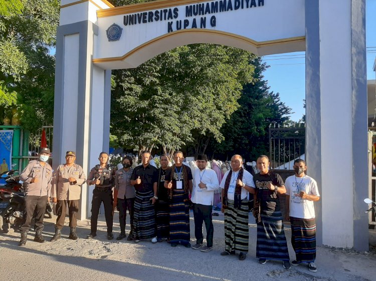Pastikan Keamanan Kondusif, Puluhan Personel Diturunkan di Masjid K.H. Ahmad Dahlan Kayu Putih.