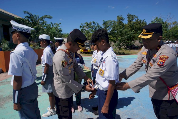 Kapolresta Kupang Kota Datangi Sekolah, Kembali Kukuhkan Anggota PKS.