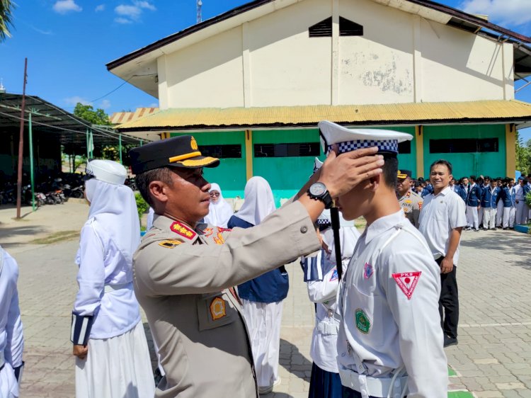 Pengukuhan PKS MAN dan MTs Negeri Kota Kupang, Kapolresta Doakan ke Depan Ada Siswa Yang Bisa Menjadi Kapolres.