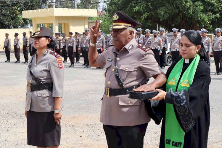 Pergantian Kabag SDM, Kapolresta Kupang Kota Pimpin Upacara Sertijab