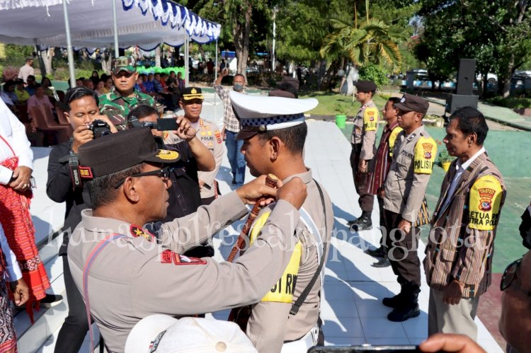 Perdana, Kapolda NTT Lantik Polisi RW Polresta Kupang Kota, Pemkot dan Masyarakat Berikan Apresiasi