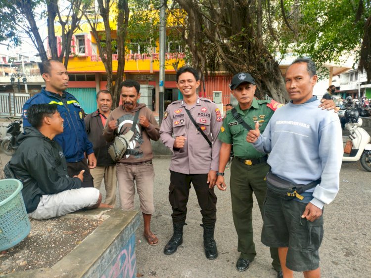 Kolaborasi Polisi Rw, Bhabinkamtibmas, Babinsa Sambang Tukang Ojek Berikan Imbauan Kamtibmas