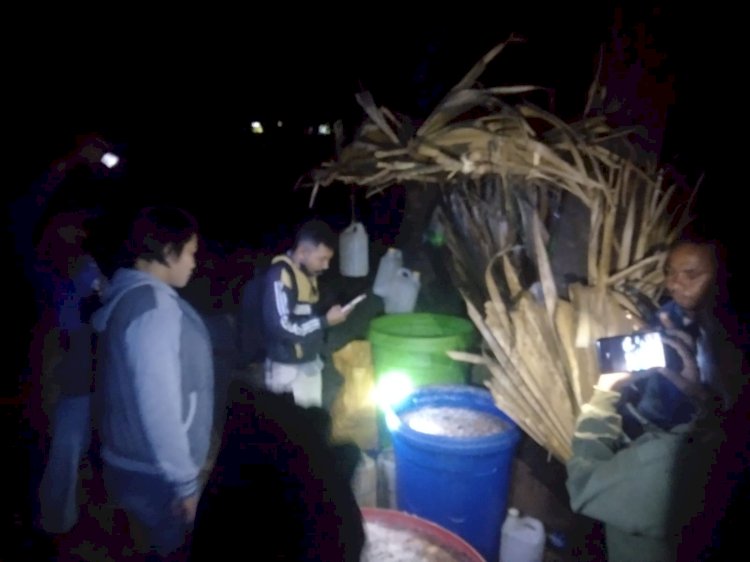 Lagi, Kapolsek Maulafa Bongkar Tempat Penyulingan Sopi Atas Aduan Warga Yang Resah.