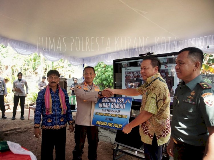 Polresta Kupang Kota Baksos Bedah Rumah dan Pembagian Sembako di Kelurahan Sikumana