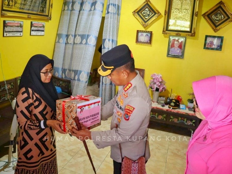 Anjangsana Dalam Rangka Hari Bhayangkara ke -77, Kapolresta Kupang Kota Kunjungi Warakawuri Polri