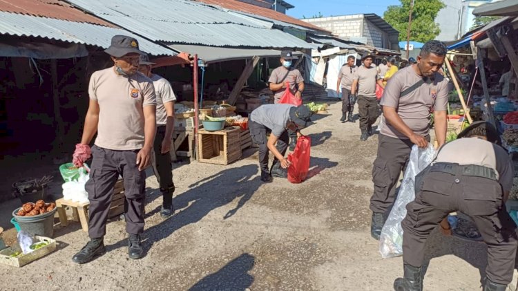 Jelang Hari Bhayangkara Ke-77, Polresta Kupang Kota Gelar Bakti Sosial di Pasar Tradisional