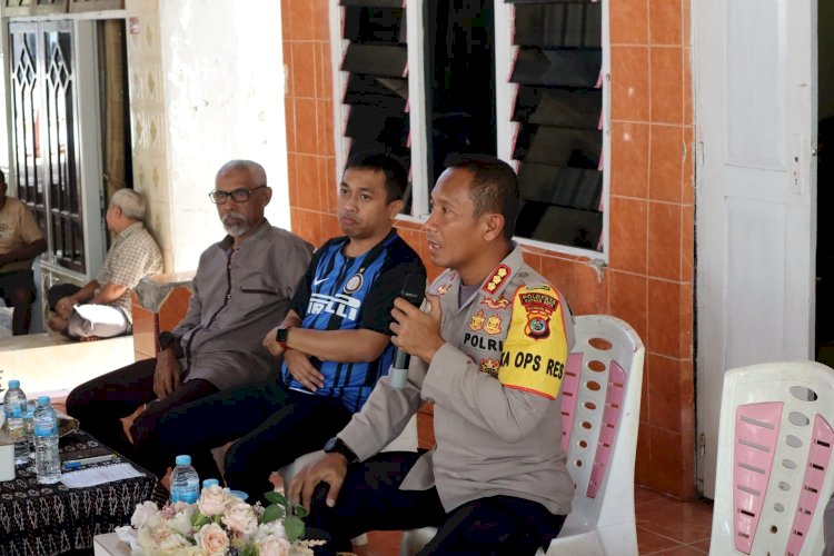 Warga Kelurahan Solor Curhat Kepada Kapolresta Kupang Kota, dan Berikan Apresiasi Atas Kinerja Jajarannya