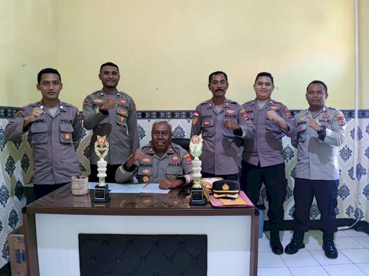 SDM Polresta Kupang Kota Terima Dua Piala Dari Kapolda NTT