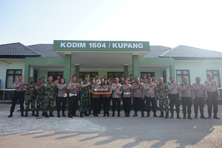 HUT TNI ke-78, Polresta Kupang Kota dan Jajaran Beri Surprise