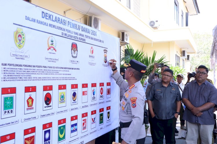 Siap Wujudkan Pemilu Aman, Polresta Kupang Kota Laksanakan Pembacaan dan Penandatanganan Deklarasi Damai