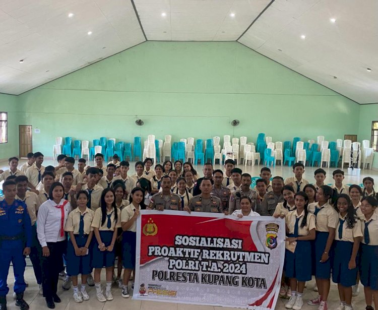 Sosialisasi Penerimaan Terpadu Polri Jalur Rekrutmen Proaktif (REKPRO) di SMAK Giovani Kupang.