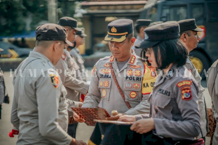 Bentuk Apresiasi Atas Kinerja Personel, Kapolresta Kupang Kota Berikan Penghargaan Secara Periodik