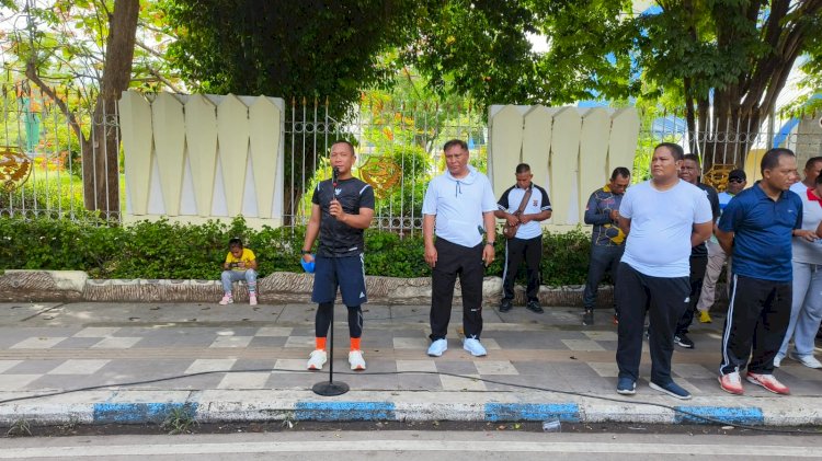 Olahraga di CFD, Kapolresta Kupang Kota Ajak Personel Gunakan Waktu Dengan Baik