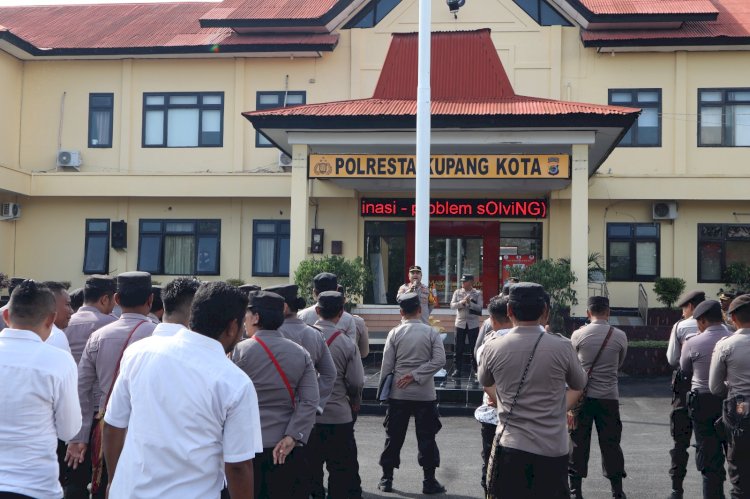 Jaga Netralitas, Penekanan Wakapolresta Kupang Kota AKBP Aldinan Saat Pimpin Apel Pagi