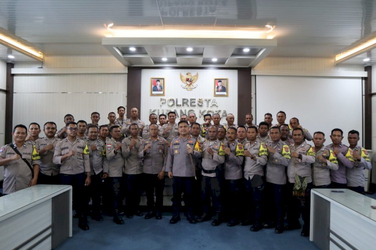Kapolresta Kupang Kota Anev Perdana Bhabinkamtibmas