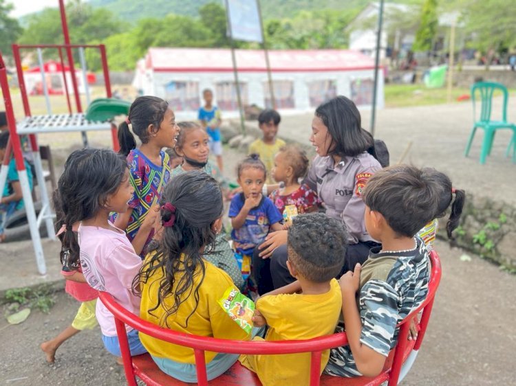 Tim Trauma Healing Polri Bantu Pemulihan Psikologis 267 Anak Korban Erupsi Gunung Lewotobi di Boru, Flotim