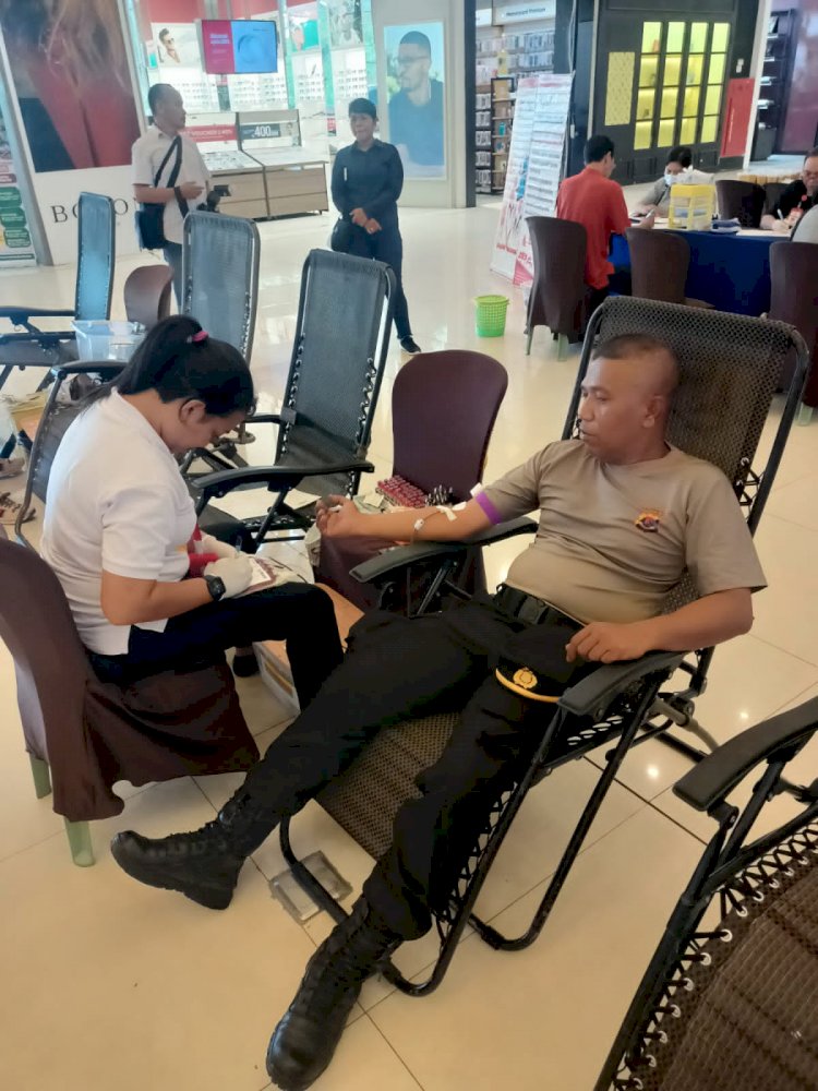 Polresta Kupang Kota Ikut Terlibat Dalam Aksi Sosial di Lippo Plaza