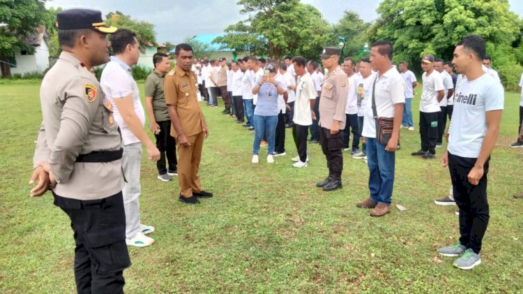 Gelar Apel Kesiapan, Kapolsek Alak Bekali Linmas Saat Tugas Pengamanan di TPS