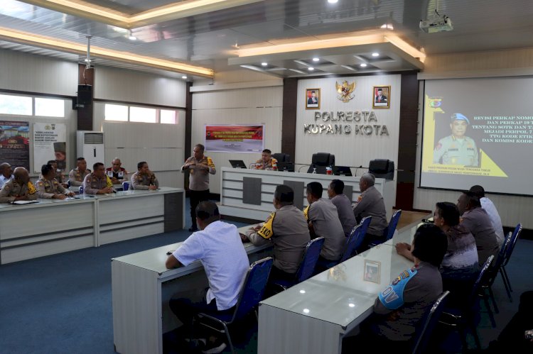 Sosialisasi Perpol Kode Etik Profesi, Kabid Propam Polda NTT: Menjadi Anggota Polri, Juga Suatu Kebanggaan Buat Keluarga