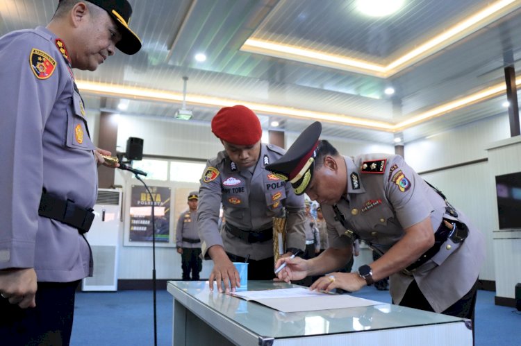 Masuk Masa Purna Bhakti, Kasat Lantas  Kompol Imanuel Serahkan Jabatan Kepada Kapolresta Kupang Kota