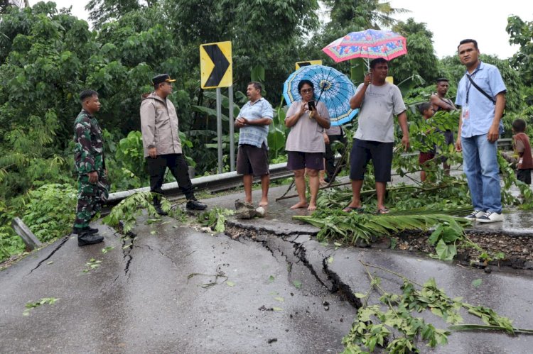 Kapolresta Kombes Aldinan Manurung Tinjau Langsung Jalan Longsor di Oebufu