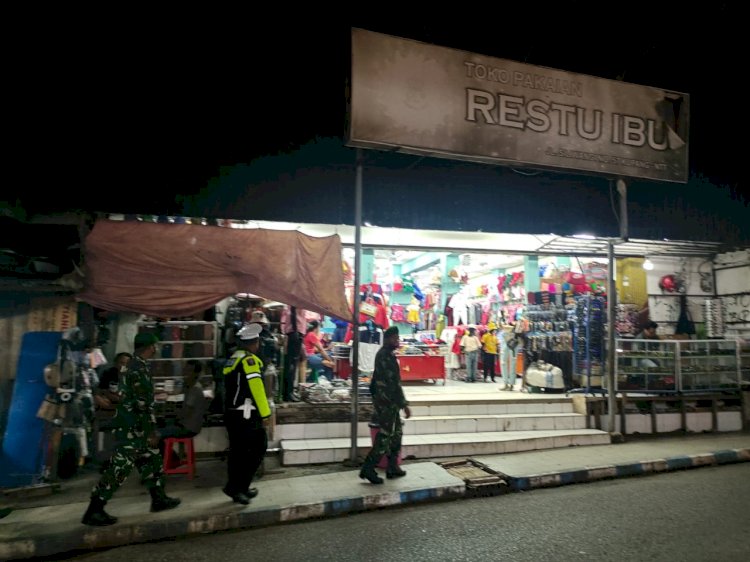 Sinergitas TNI dan Polri dalam Mengamankan Kota Kupang saat Bulan Suci