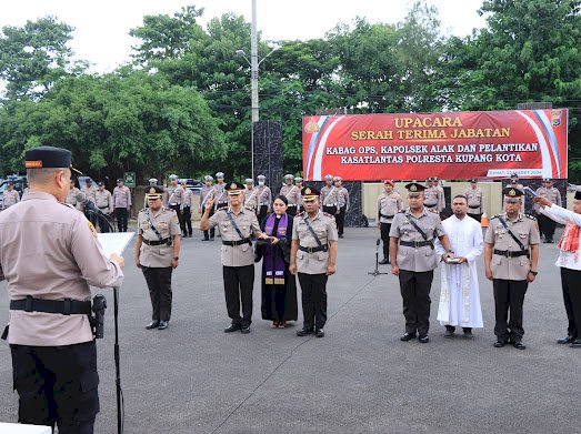 Kapolresta Kupang Kota Pimpin Sertijab 2 PJU dan Lantik Kasatlantas