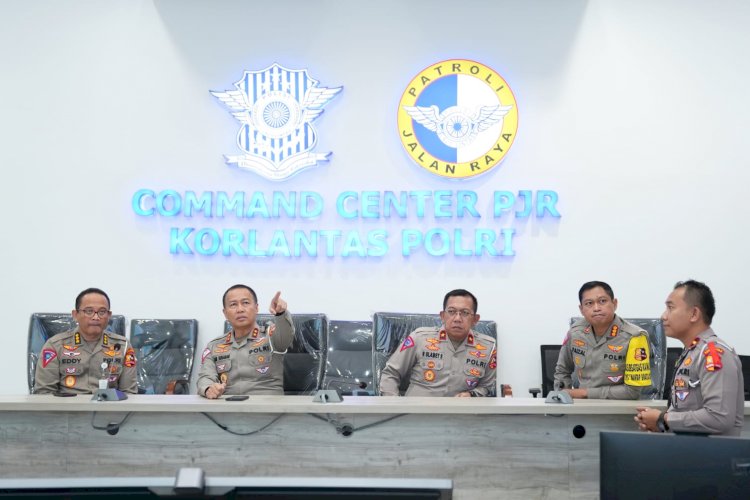 Tinjau Command Center, Kakorlantas Pastikan Pengamanan Operasi Ketupat Terkoordinasi