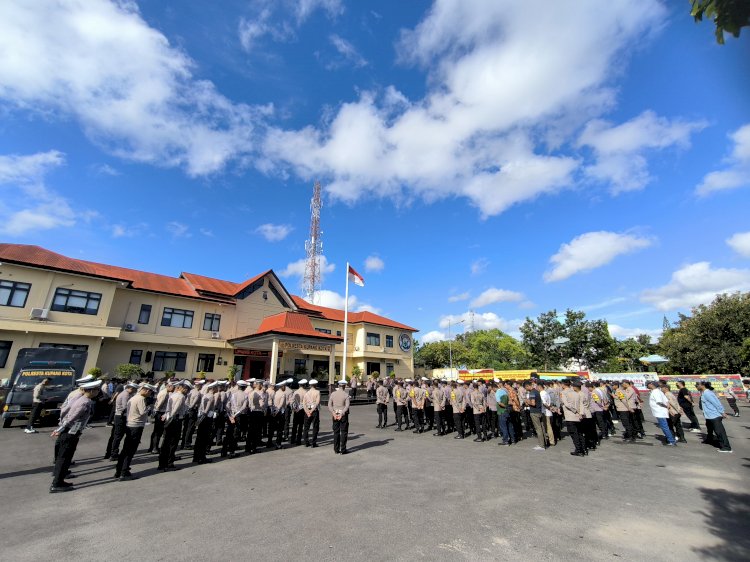 Peringati Hari Buruh Internasional, Polresta Kupang Kota Berikan Pengamanan Unras yang Humanis