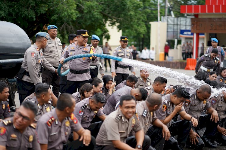 Kapolresta Kupang Kota Pimpin Upacara Kenaikan Pangkat Periode 1 Januari 2025