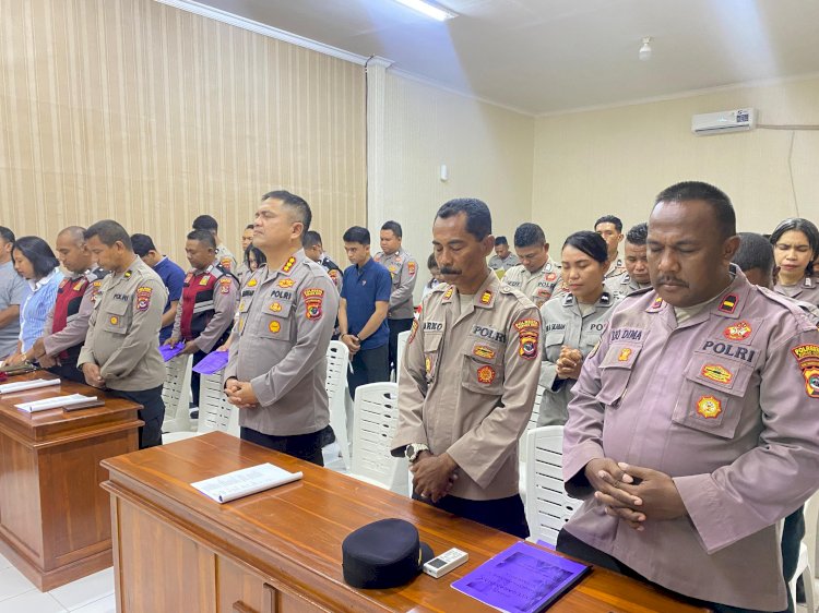 Polresta Kupang Kota Menggelar Pembinaan Rohani Bagi Personel