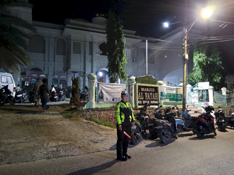 Polresta Kupang Kota Amankan Sholat Tarawih di Sejumlah Masjid di Kota Kupang