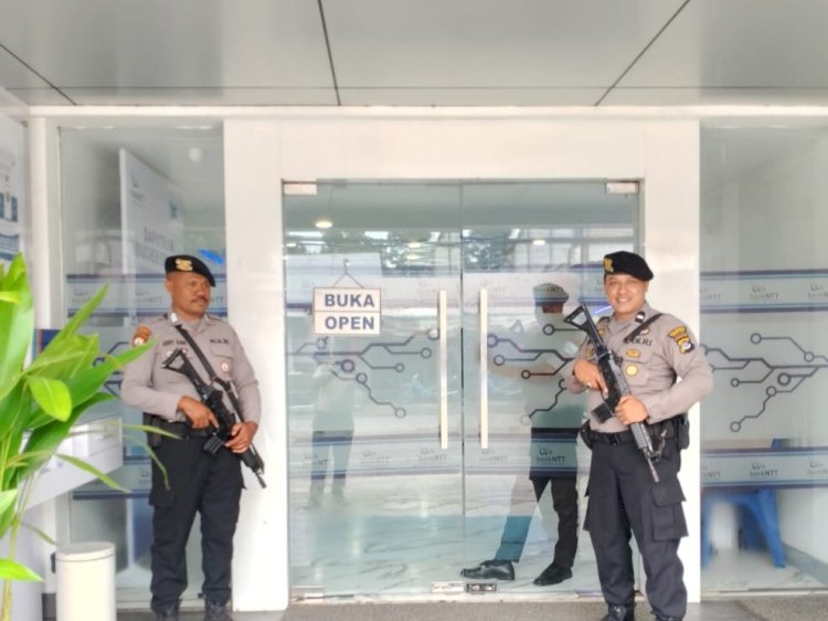 Pastikan Kondusif, Unit Obvit Polresta Pengamanan di Sejumlah Bank di Kota Kupang.