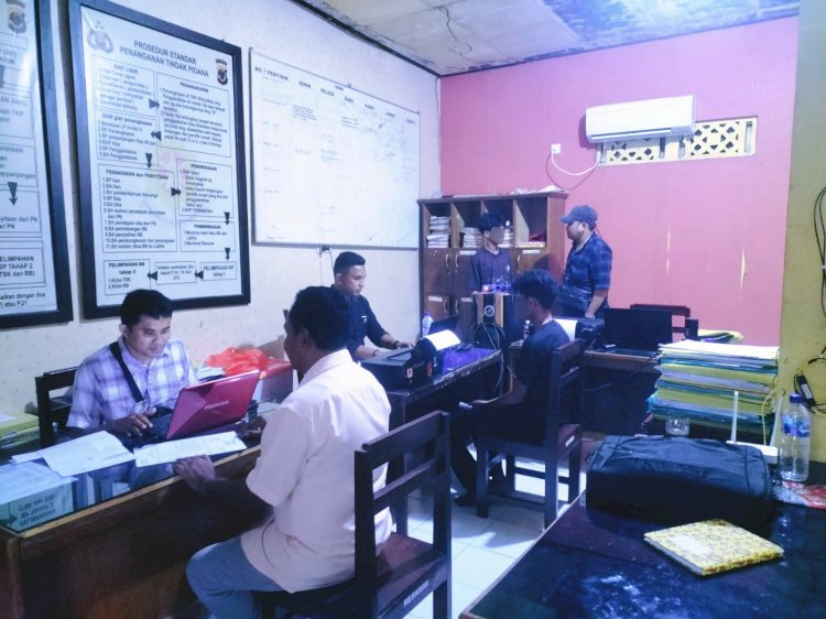 Pelajar Sekolah Curi Ratusan Kursi Belajar di Kampus Undana, Diamankan Polsek Kota Lama.