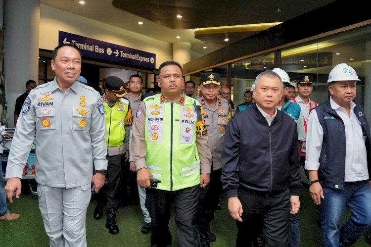 Kakorlantas-Menhub Pantau Hari Pertama Operasi Ketupat 2025