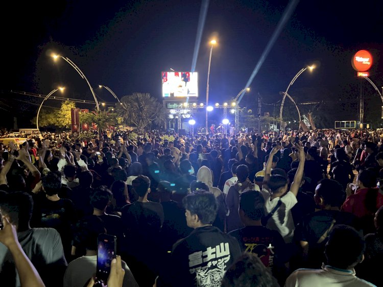 Polresta Kupang Kota Gelar Nonton Bareng Timnas Indonesia, Warga Berikan Apresiasi.