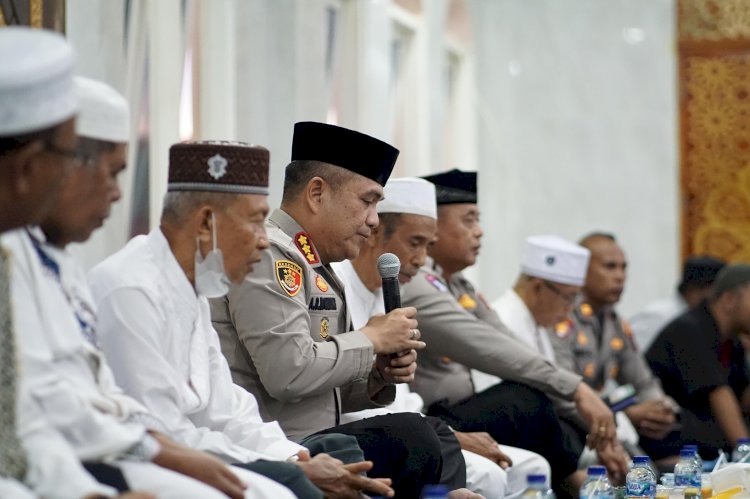 Sambangi Masjid Al Muhajirin Oebufu, Kapolresta Aldinan Manurung Kembali Bersilaturahmi Dengan Tokoh Agama.