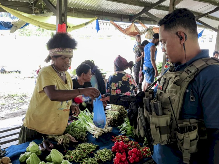 Sinergi dengan Warga, Ops Damai Cartenz-2025 Pastikan Yalimo Tetap Damai