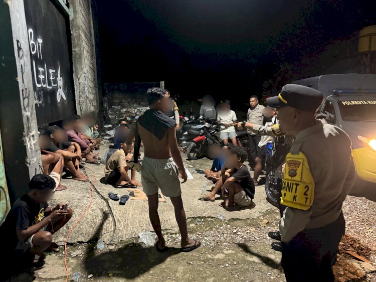 Aduan Warga Adanya Pesta Miras, Piket SPKT Bersama Samapta Polresta Segera Datangi dan Bubarkan di Lokasi Pohon Duri Oesapa.