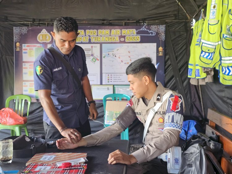 Pastikan Kondisi Tetap Prima, Dokkes Polresta Kupang Kota Datangi Pospam dan Posyan di Kota Kupang.