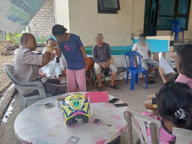 Bullying dan Ancam Temannya Melalui Medsos, 2 Gadis Remaja di Batuplat Dilaporkan ke Bhabinkamtibmas Aiptu Imran.