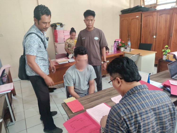 Satreskrim Polresta Kupang Kota Limpahkan Tersangka Calo Tiket Kapal Laut ke Kejaksaan