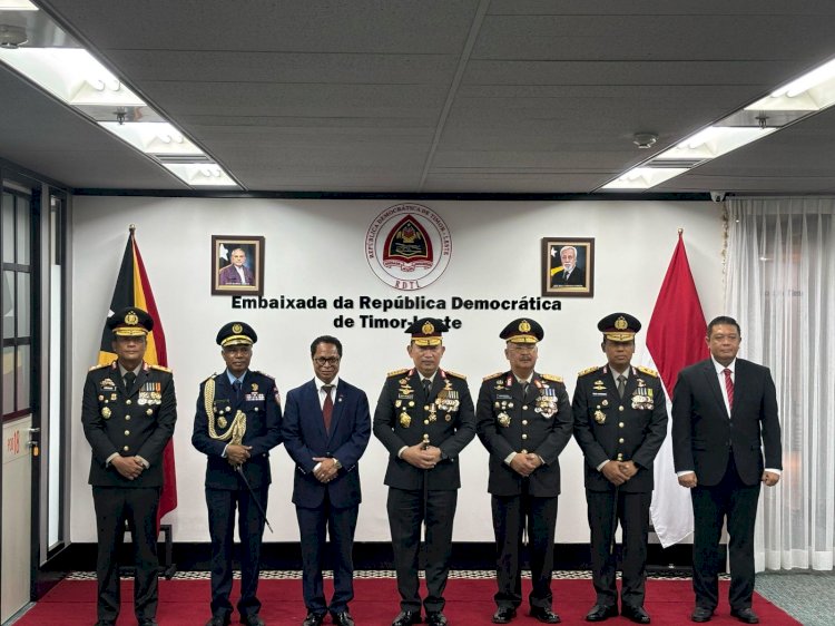 Kapolri dan Empat Pati Polri Terima Penghargaan Tertinggi dari Pemerintah Timor Leste