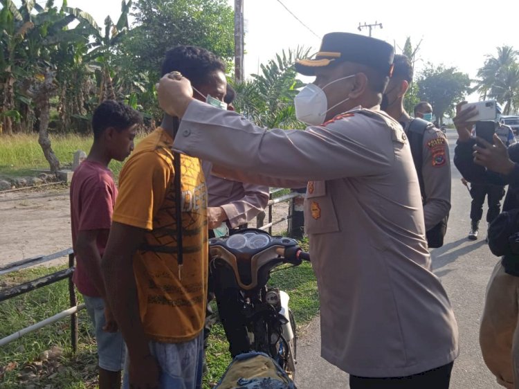 Polri Untuk Masyarakat, Kapolres Sikka Terjun Langsung Ke Perbatasan Sikka-Larantuka, Pantau Warga Terdampak Erupsi Gunung Lewotobi Laki-Laki