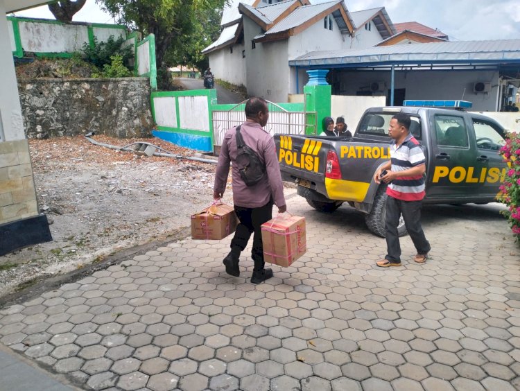 Kapolsek Alak Bantu Antar Korban Kecelakaan Mobil ke Rumah