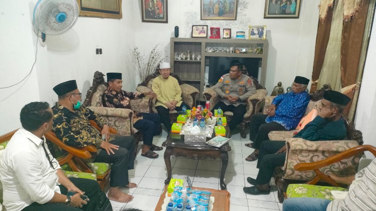 Pererat Sinergi, Kapolresta Kombes Djoko Lestari Bersilaturahmi dengan Ketua MUI Kota Kupang dan Provinsi NTT.