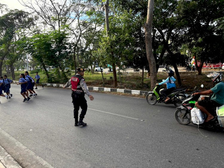 Samapta Polresta Kupang Kota Laksanakan Strong Point Pagi, Wujudkan Lalu Lintas Aman dan Tertib.