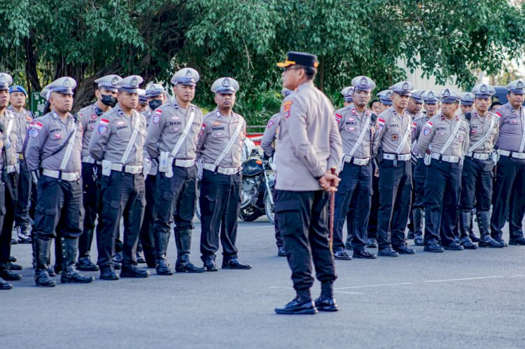 Kapolresta Kombes Djoko Lestari Tekankan Kedisiplinan dan Kerapihan Personel Satlantas Polresta Kupang Kota