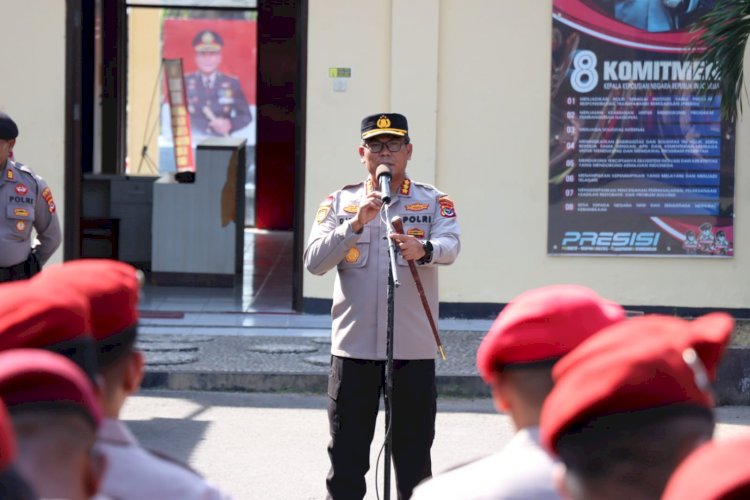 Kapolresta Kupang Kota Pimpin Apel Pengamanan Aksi Damai Aliansi Mahasiswa di Polda NTT